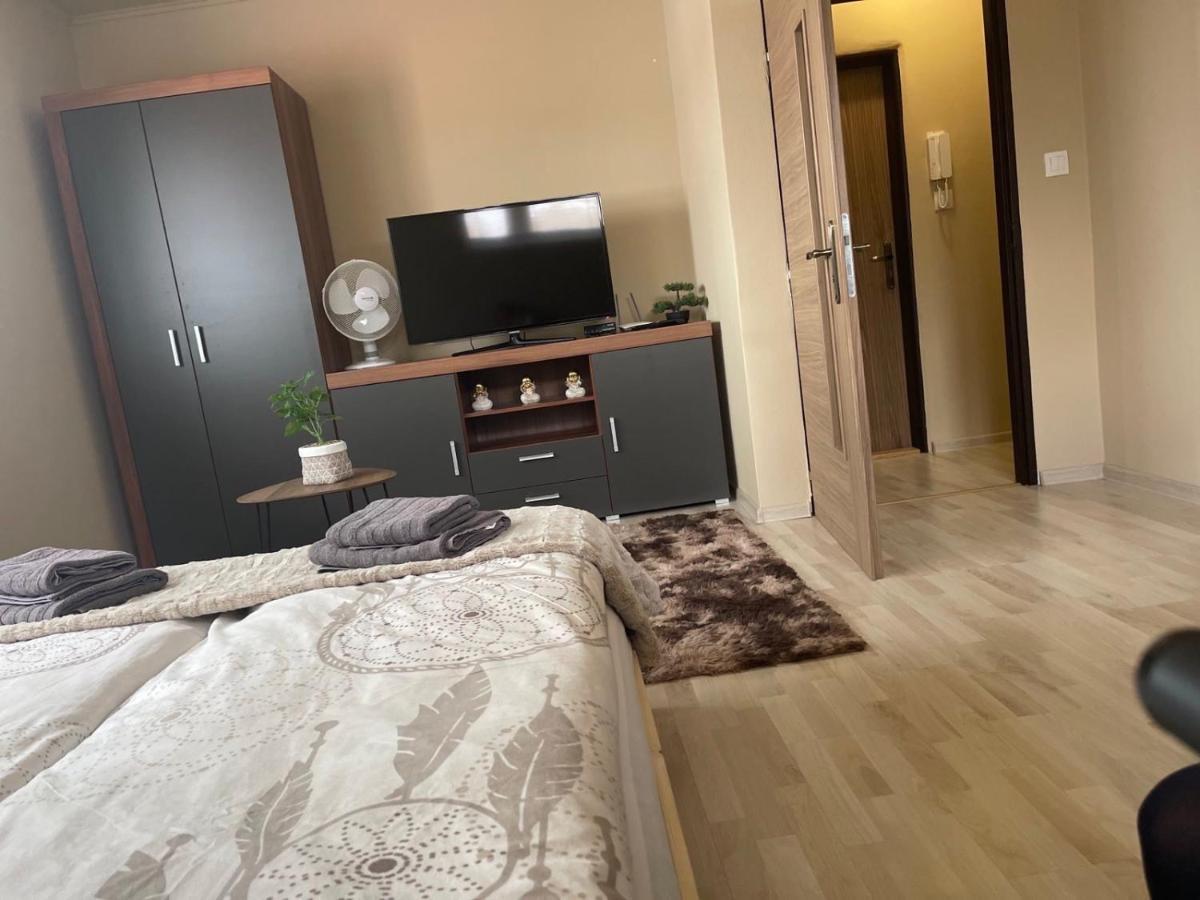Garzon/ Studio Apartment Sahy Bagian luar foto